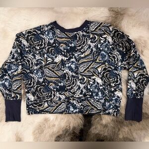 Joie Caleigh navy, tan, white slightly cropped paisley sweatshirt, thumbholes xl